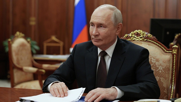 Путин поздравил российскую сборную с победой на олимпиаде по физике