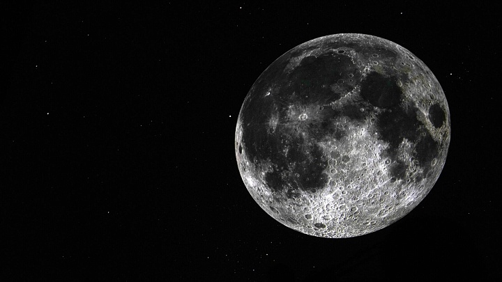 Схватка за освоение Луны будет жесткой, заявил космонавт