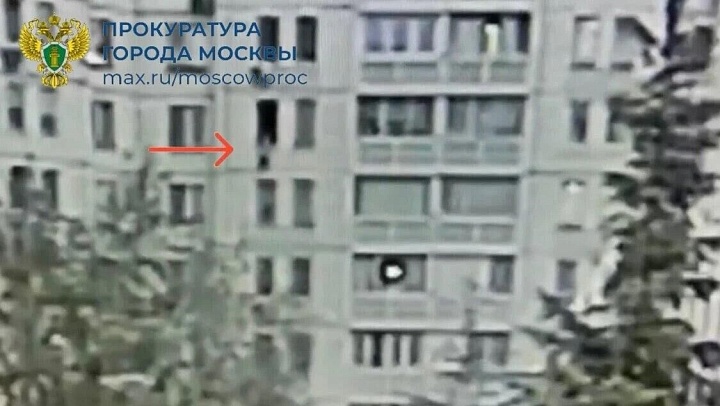В Москве мужчина выбросил знакомую из окна седьмого этажа
