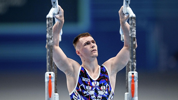 Маринов победил в вольных упражнениях на этапе КМ, Духно стал вторым